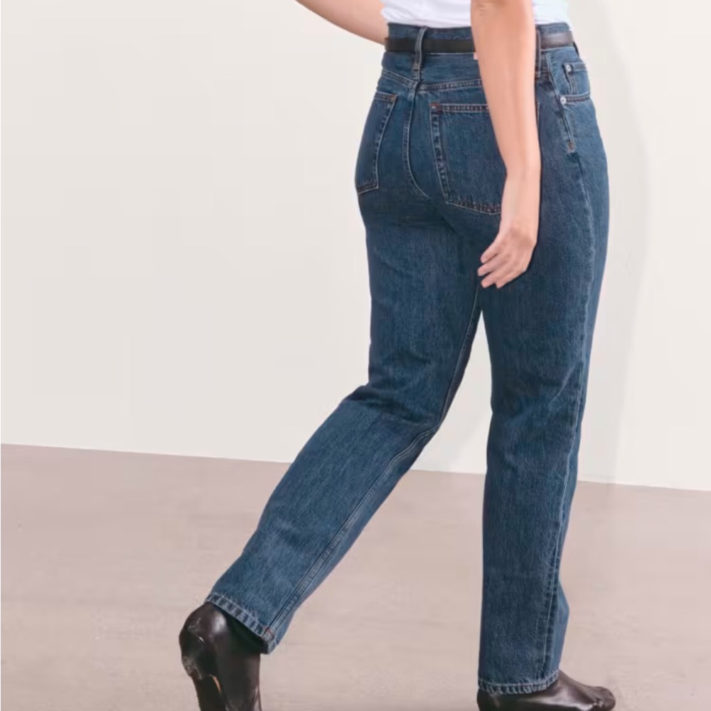 Everlane The Curvy ‘90s Cheeky Straight Jean in Northridge Blue - Picture 5 of 13